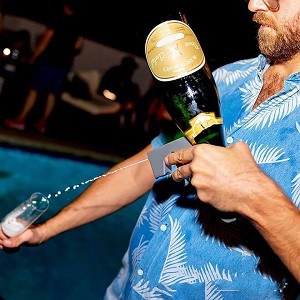 Bubble Blaster Champagne Beer Spray Gun Wine Stopper Party Beer Ejector - Black 