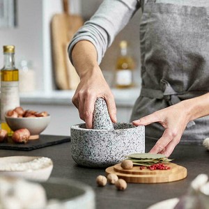 Dash Granite Mortar and Pestle with Bamboo Lid, 15.5 x 13 cm - JOSEPH JOSEPH 